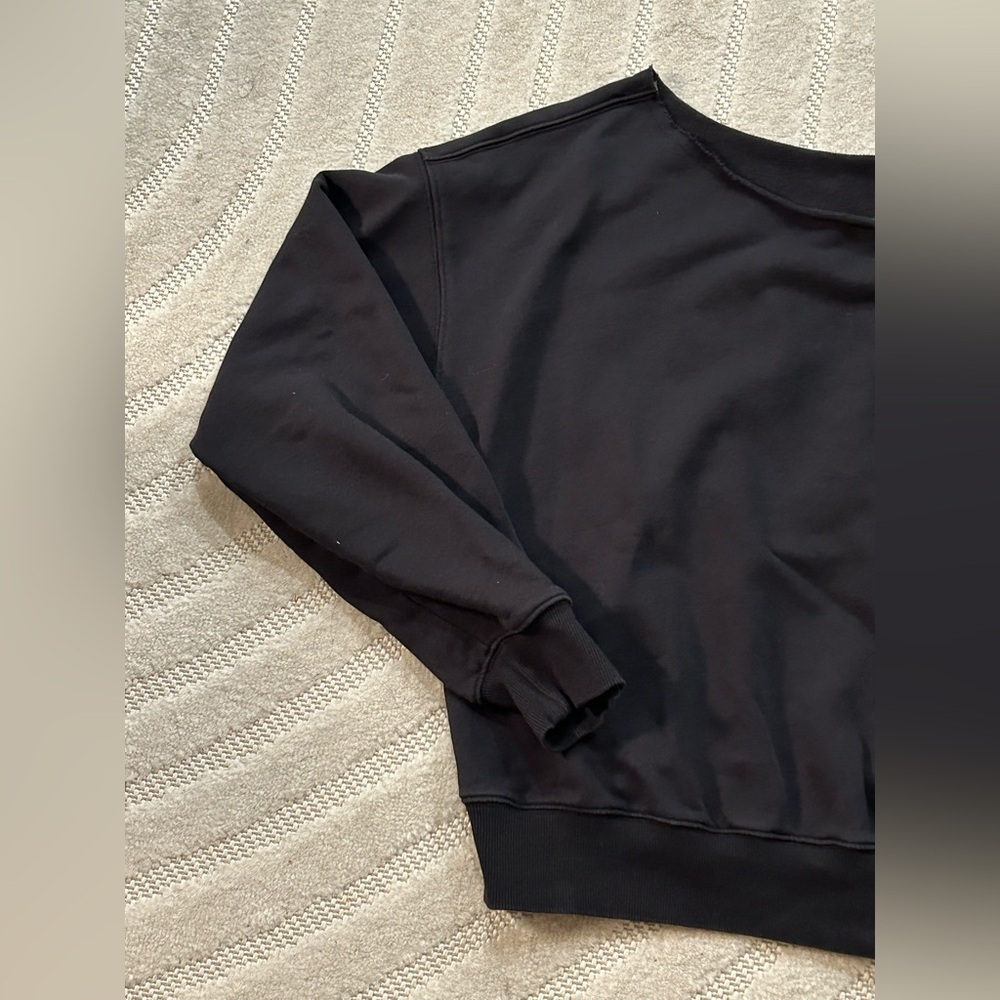 Fabletics Year Round Terry Off Shoulder Sweatshirt in Black - M - Picture 3 of 12